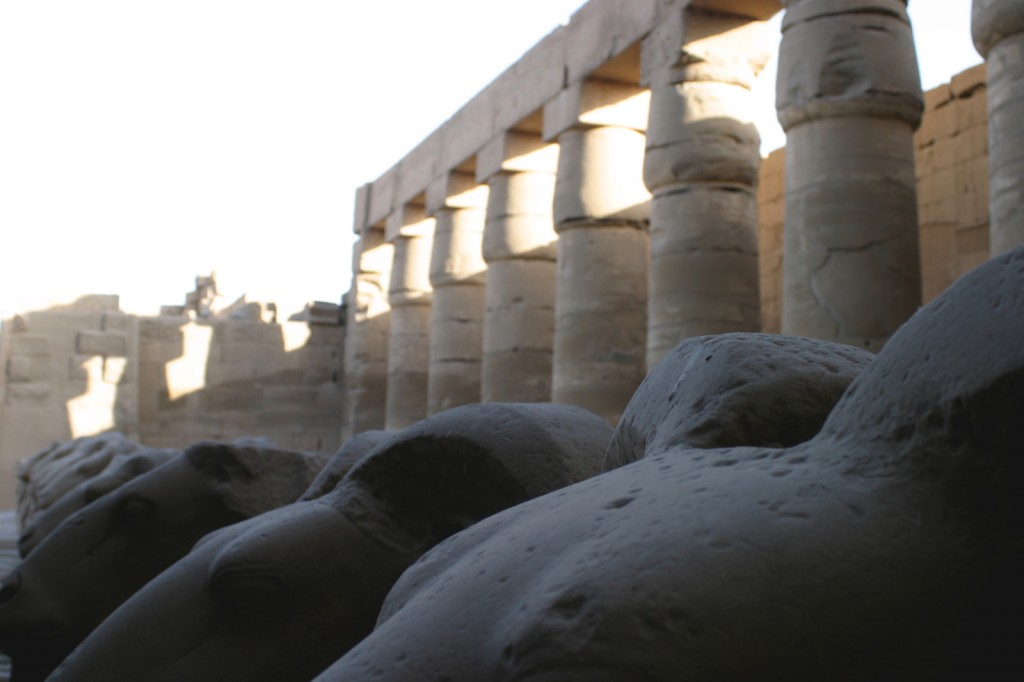 Tempel von Luxor - besonders bei Dunkelheit zu empfehlen.