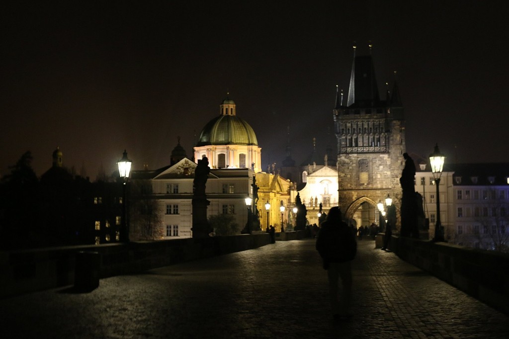 Prag muss man auch einmal bei Nacht gesehen haben.
