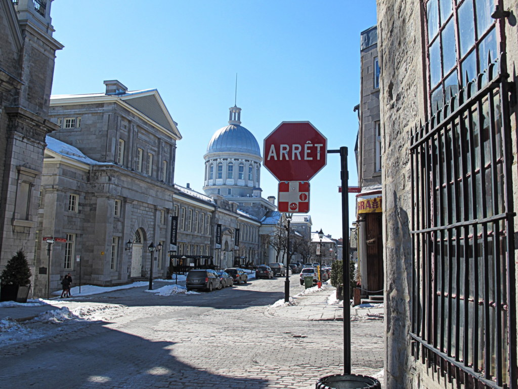 In Montreal sind sogar die Stoppschilder auf Französisch. Das sind sie nicht einmal in Frankreich.