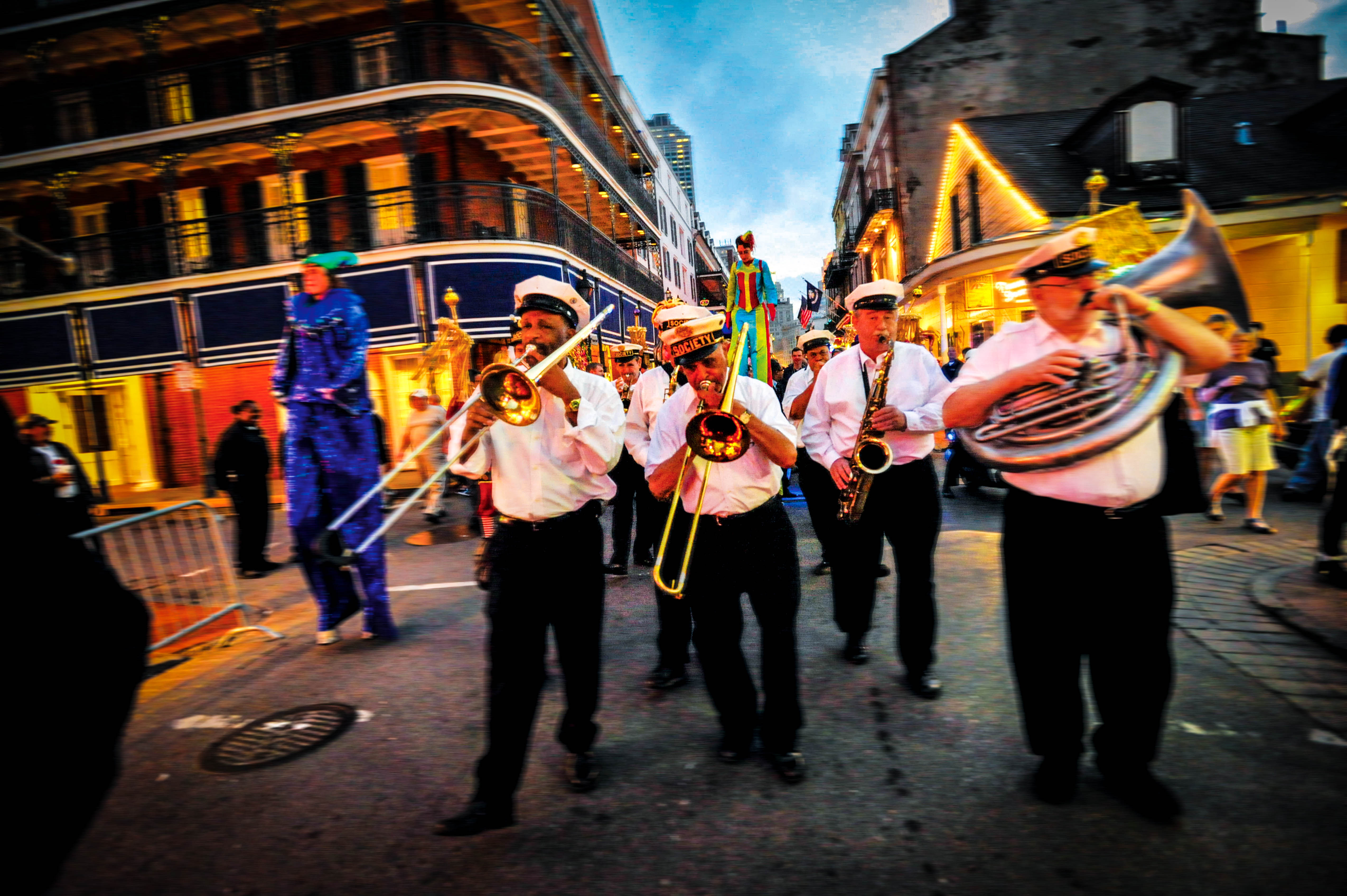 New Orleans - die Stadt des Mardi Gras. Der ist zwar vorbei aber Musik gibt es da immer. (Foto: NOCV)