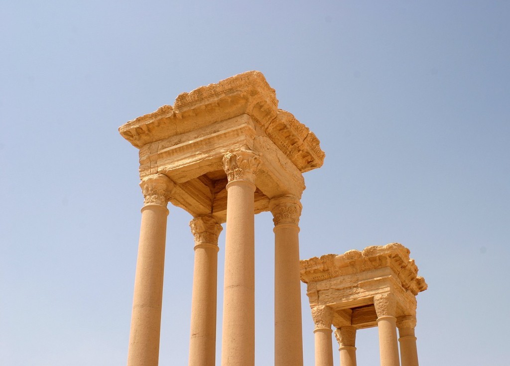 Das Tetrapylon gehört zu den schönsten Sehenswürdigkeiten der Ruinenstadt Palmyra und gilt als das beste Tetrapylon, dass die Römer je gebaut heben. 